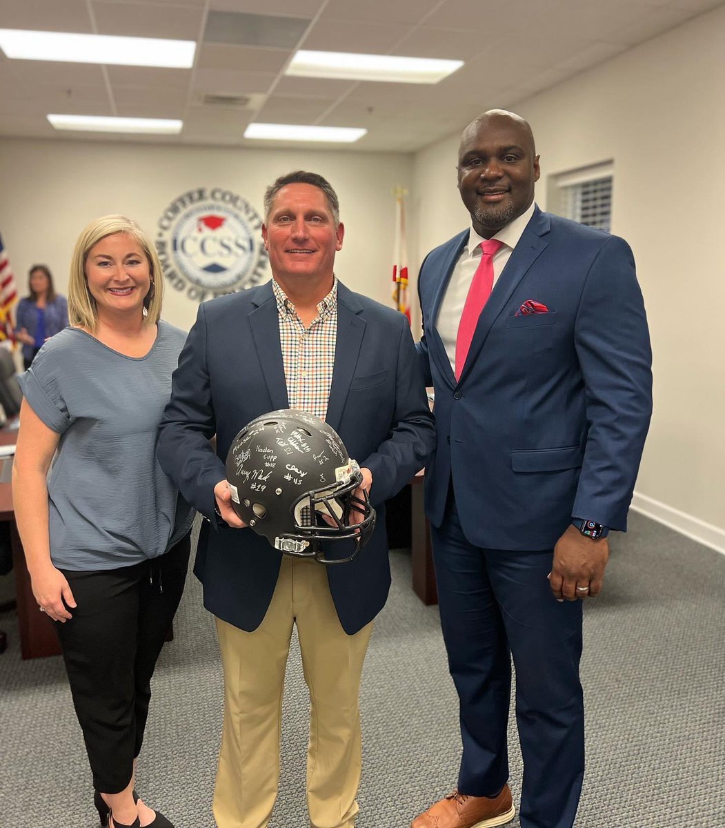 The New Brockton football program would like to welcome Head Coach Jason Barnett and his family to our Gamecock family. We are all excited for the journey ahead.
#ALLIN4NB