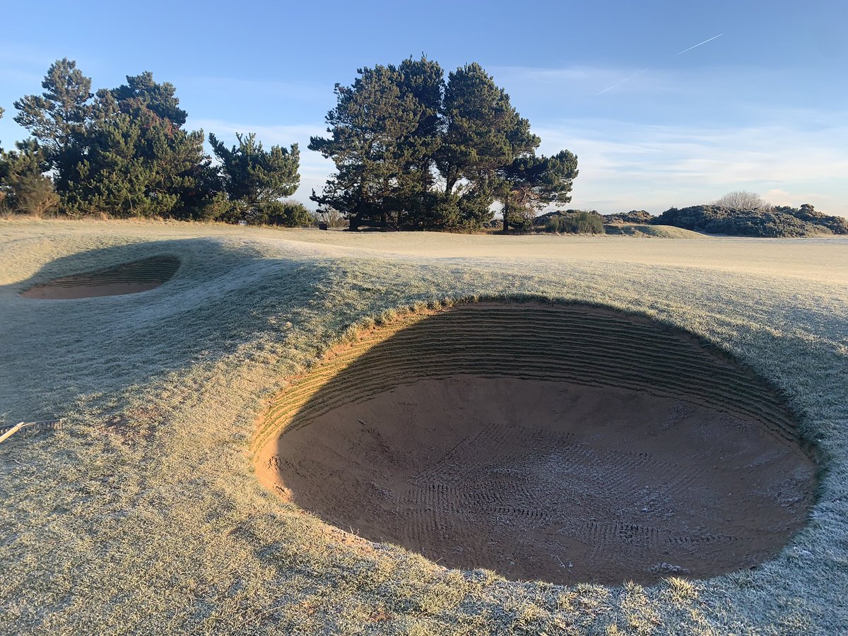 EcoBunkerLtd's tweet photo. Day 2 bright and crisp start. Brilliant ecobunker work by Derek and his team at The Irvine. #builditonce https://t.co/BkFXhMqvZ5
