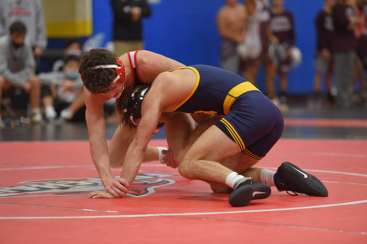 FxCAthletics's tweet photo. Abundant roster, returning wrestlers position Fox Chapel Area for success ➤ https://t.co/T0Qh5PBsjO https://t.co/BehsEqIrcg