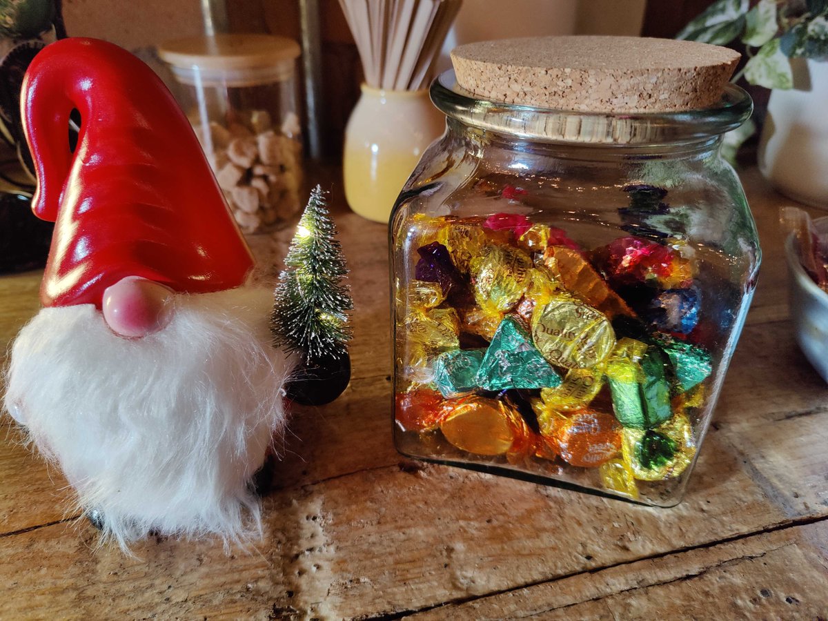 LucidGamesLtd's tweet photo. It's beginning to look a lot like Christmas in our studio!🎄

Our office Elves have been busy ❤️ https://t.co/N9DqCGCNfi