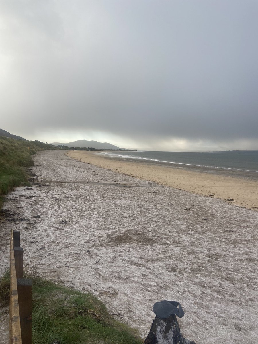 jobfairyni's tweet photo. It’s definetly cold 🥶outside but didn’t stop us having our Friday swim 😉 with ice on the sand #seaswimming #Donegal #ludden #sneachta https://t.co/DAqLOWrFpO