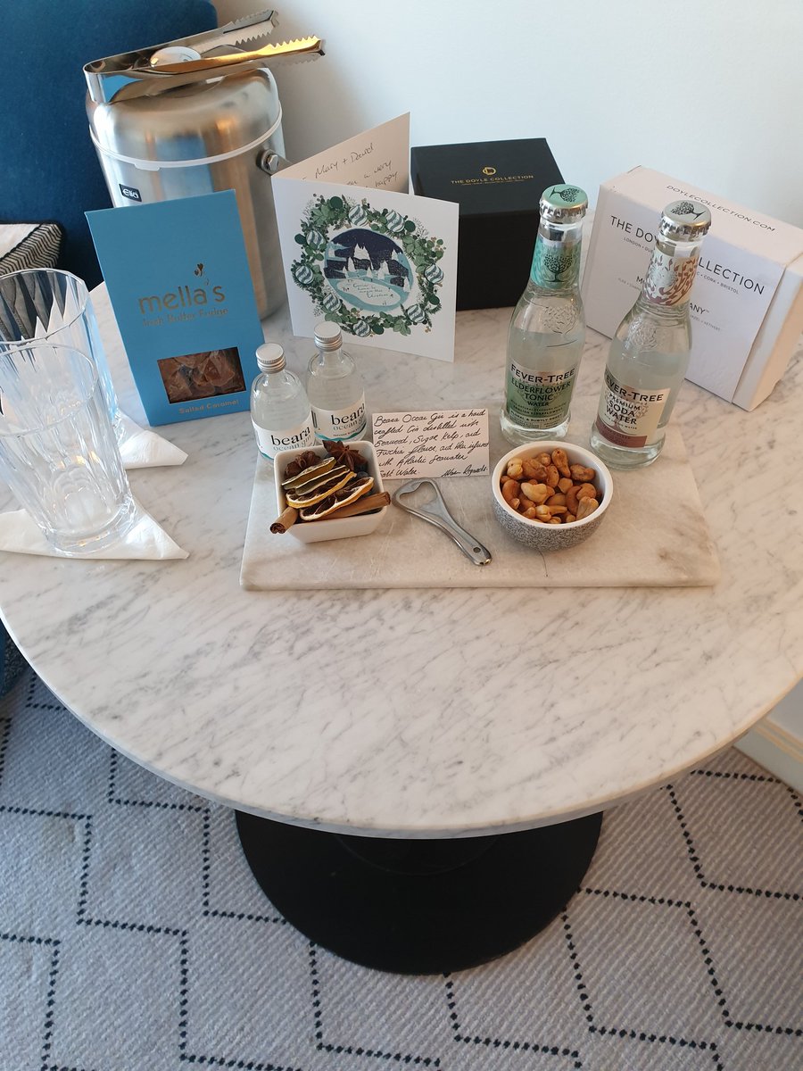 What a lavish greeting! Beara Ocean Gin, @FeverTreeMixers , tp-notch dressings, gorgeous @DoyleCollection seasonal gifts. It's always like coming home to @RiverleeHotel, but such a warm welcome to gladden our hearts! Thank you, Kevin and team.