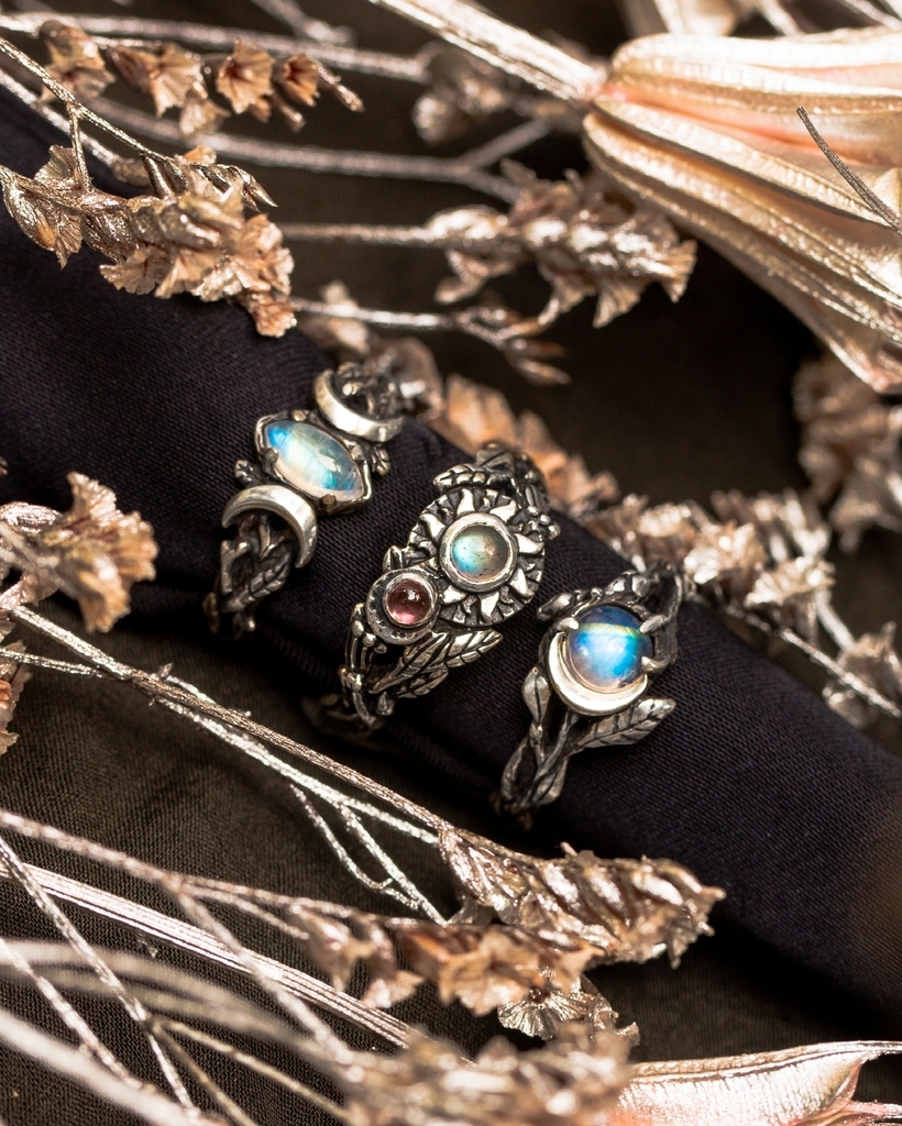 blacktreelab's tweet photo. Have you already decided about Christmas dinner? 🎅 In the pre-holiday hurry, do not forget about the most important thing: gifts! We have prepared discounts for you:
20% OFF all Silver &amp; 15% OFF all Gold jewelry. All items are available for purchase … https://t.co/Vs3kqcvJFW https://t.co/Q5XVjAi5kk