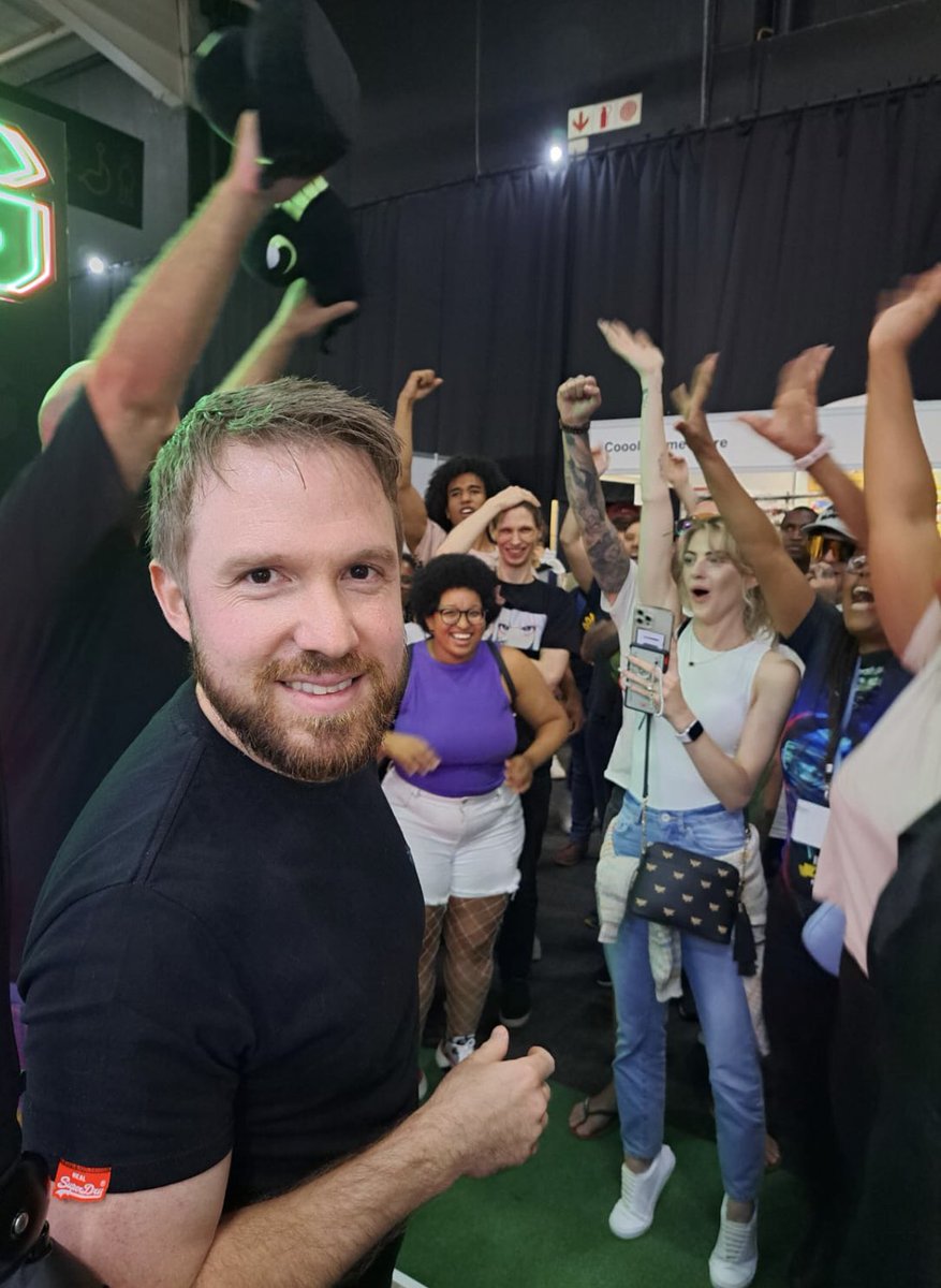 Turns out EVERYONE wants a pair of #razer slippers!