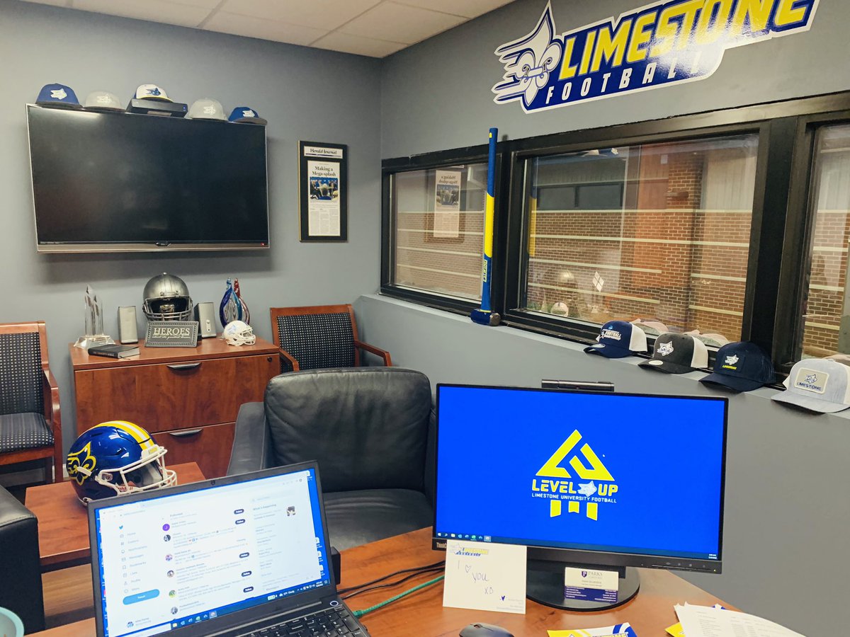 coachfurrey's tweet image. GRAD/PORTAL/FRESHMAN - sitting here today filling ⬆️ OUR ROSTER‼️ If U’re from SC/NC/GA - COME HOME‼️If U’re from another STATE - come 👀 the 🌴’s‼️ If U want Grow, Develop, Mature &amp;amp; Play 🏈 at a HIGH LEVEL - We are right HERE in Gaffney, SC‼️We all have a Story - Clean Slate‼️