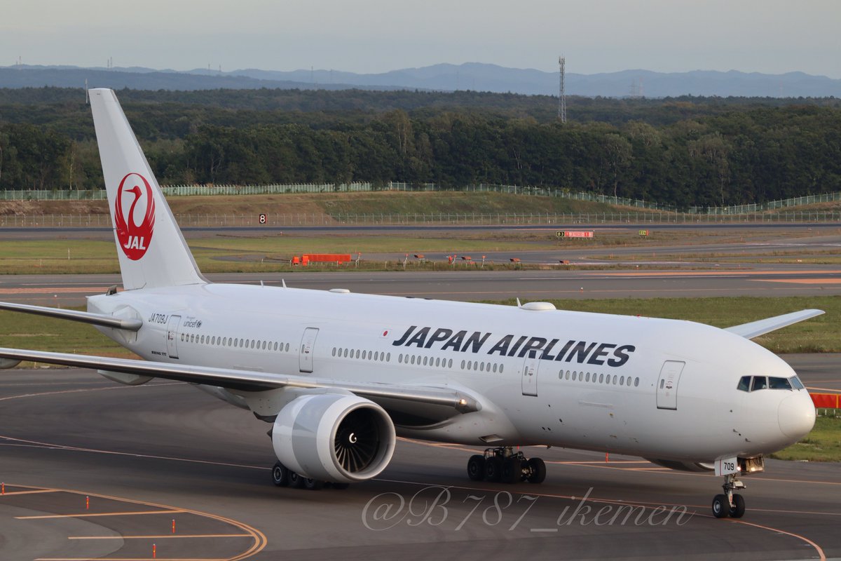 natsumi_787's tweet photo. JA709Jの離日早かったな、、、。
乗ることは叶わなかったけど、パイロットさんが盛大にファンサービスをしてくれて嬉しかった😌❤️
特徴的なエンジンもかっこ良くてお気に入りだった!
撮らせてくれてありがとう!!
大好き!!!
#JAL
#B777
#トリプルセブン
#JA709J https://t.co/fUaJYGbRaA