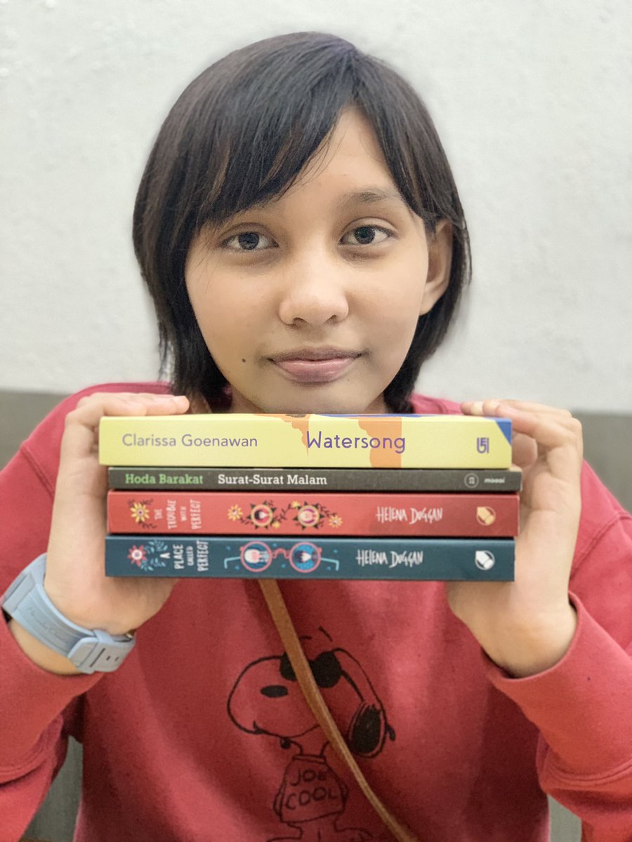 Untuk minggu ini, Naya punya beberapa buku baru: Watersong, Surat-surat Malam, A Place Called Perfect, dan The Trouble with Perfect