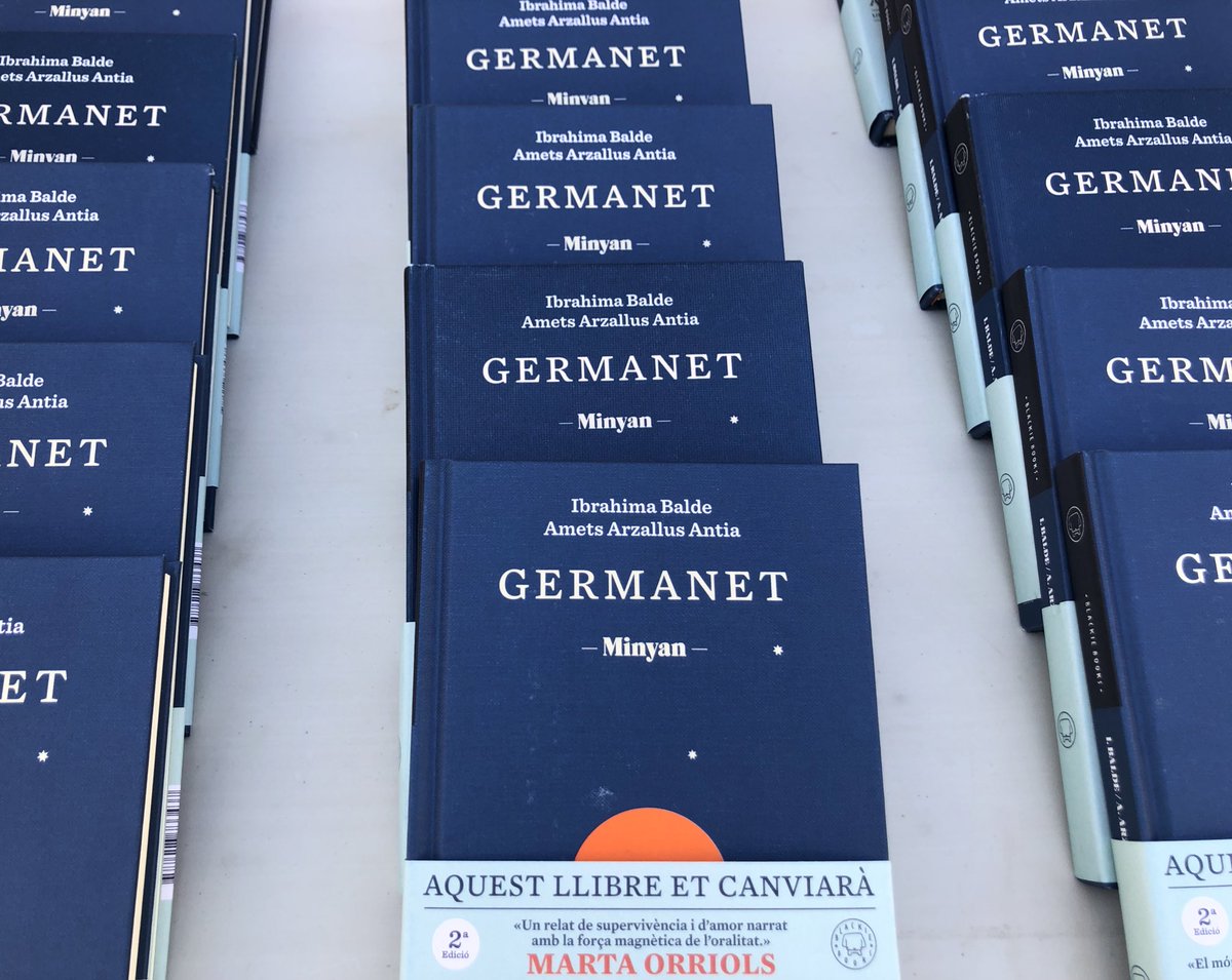laracostafreda's tweet photo. #NadalFatal la millor lectura de l'any, #Germanet, juntament amb #ModaJusta de Marta D. Riezu, #QuéHaceUnNegroComoTúEnUnSitioComoEste de @mohagerehou, #MenorsIMigrants, Relat d'una educadora en un centre d'acollida de Marina Sonadellas i #JapónDesdeUnaCápsula de Julián Varsavsky https://t.co/DeaE9sblfC