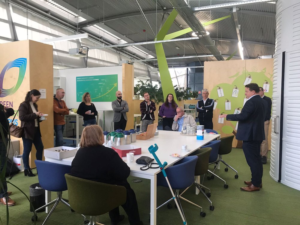 EVENT | Vandaag brachten de <a href="/VVD/">VVD</a> fracties van de Provinciale Staten van de Provincie Noord-Brabant en van de Gemeente Bergen op Zoom een bezoek aan de Campus. De aanwezigen waren erg te spreken over de bijdrage die de Green Chemistry Campus levert aan de #grondstoffentransitie.