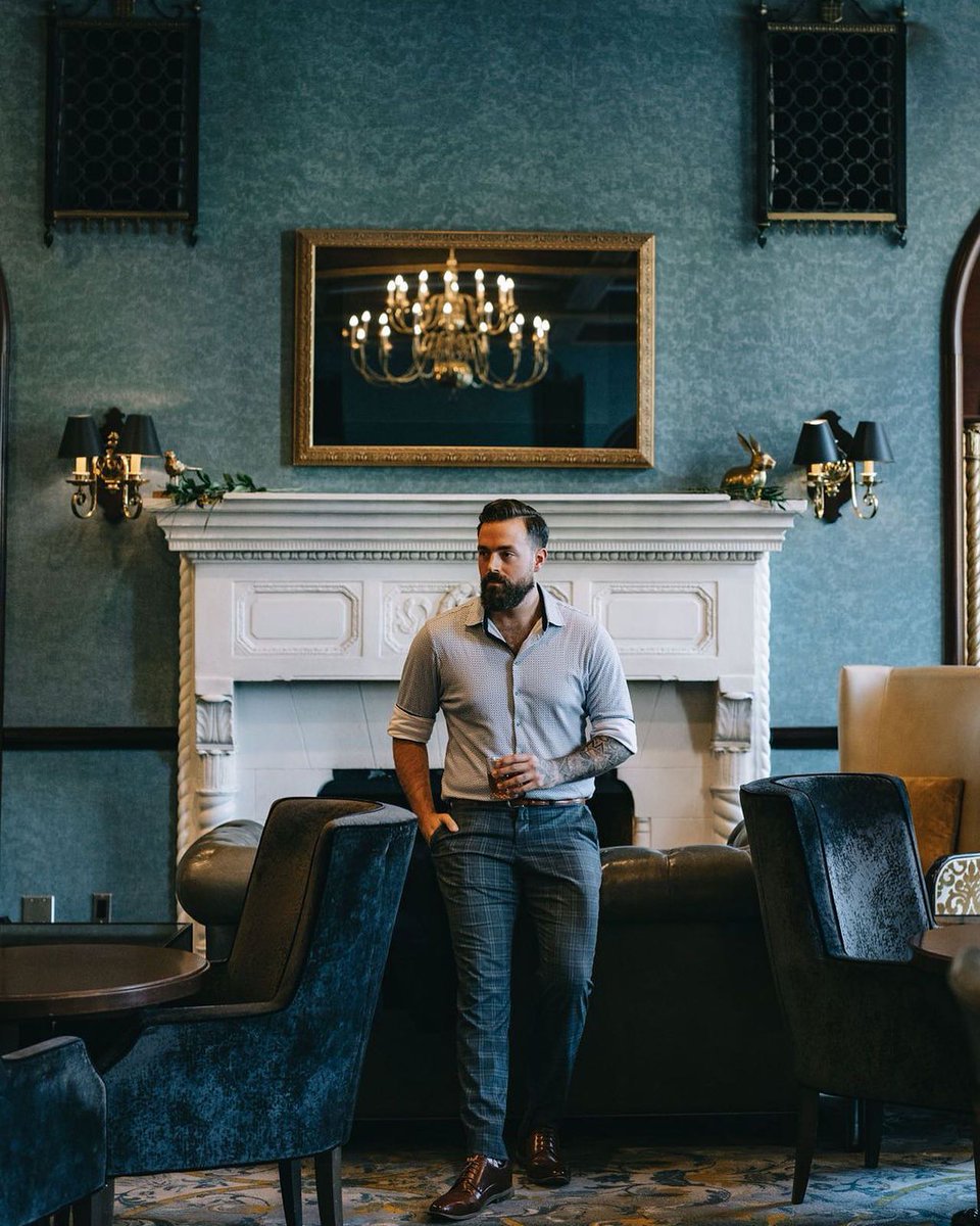 No. 95 // The Hotel Saskatchewan

The historic charm of <a href="/HotelSK/">Hotel Saskatchewan</a> welcomes you to a sophisticated stay in Regina, Canada. Originally built in 1927, the hotel preserves the elegant grandeur of its past in rich textures, hues and traditions. 

Photo // @circa27lounge