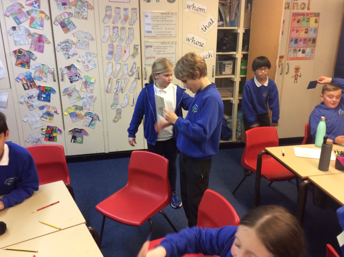 HartfordPrimary's tweet photo. #6CB have been sticking pictures onto their friend’s back and seeing if they can see them to draw by using mirrors https://t.co/qOSfE9t7ai