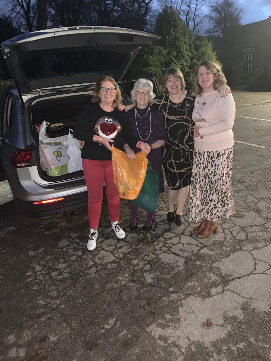 Welcome_Hudds's tweet photo. Thank you, the ladies at @HuddGolfClub for their donations following their ladies' Christmas lunch. A bootful of goodies ready for food packs this Christmas.
#Fixby #golf #ladieslunch #christmasiscoming #foodbank #huddersfield https://t.co/3mcrCUCnQD