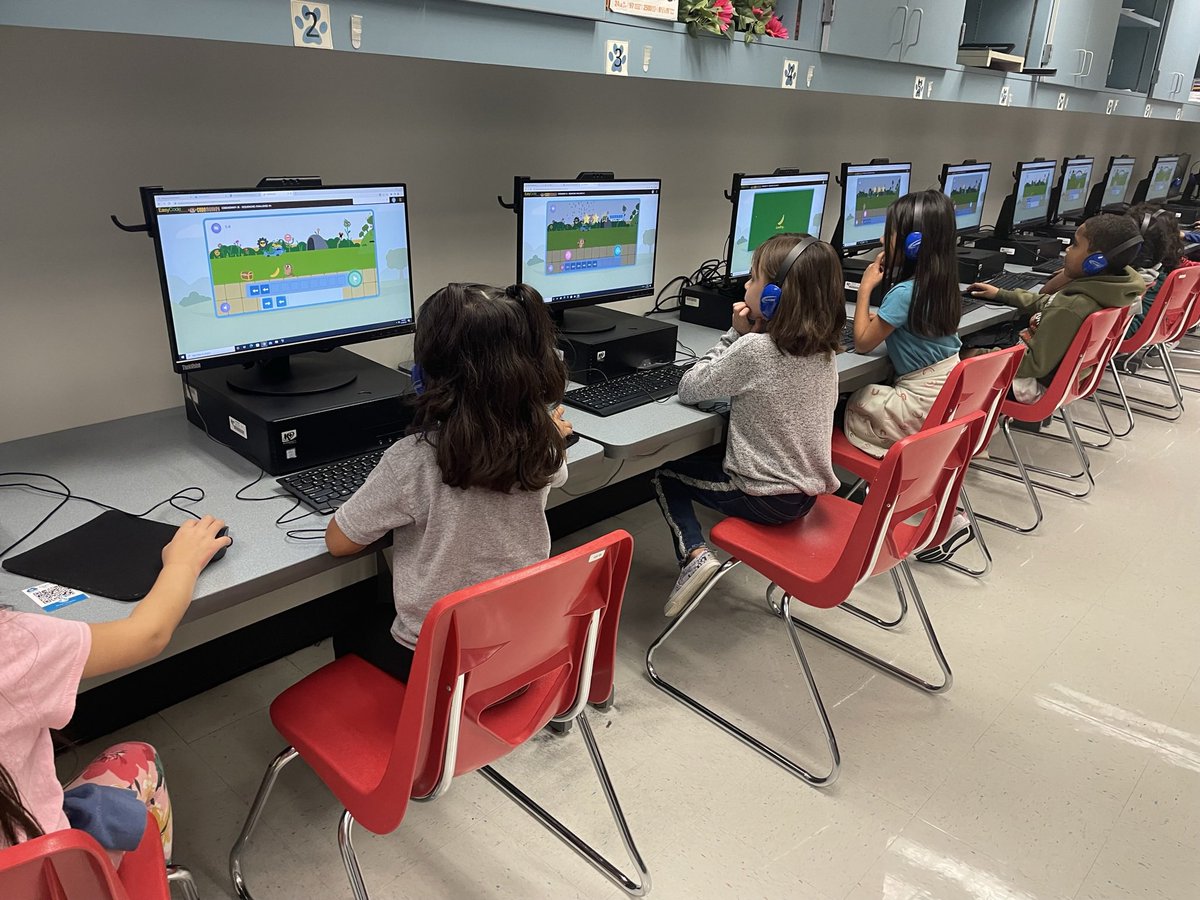 CodeMonkeySTU's tweet image. 🕐 &amp;lt;/&amp;gt; Hour of Code - Students in K-2nd, from Parkwood Elementary!

FREE CodeMonkey mini-courses 🎮&amp;gt;&amp;gt; codemonkey.com/hour-of-code
.
#CodeMonkeyHOC #CSEdWeek #HOUROFCODE #csedweek22 #hourofcode2022 #teachers #CodingCourses