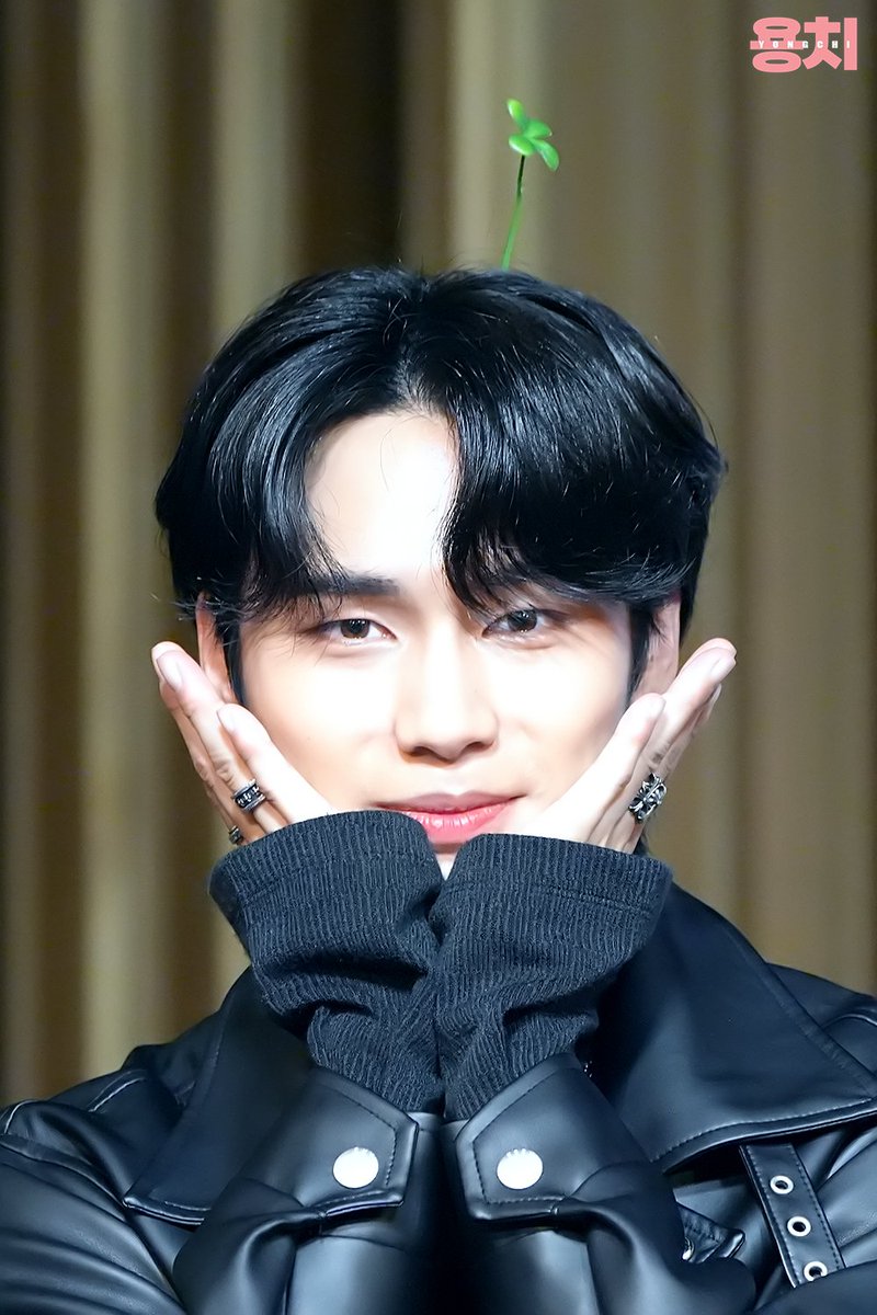 _YongChi's tweet photo. 221118 ⚡️❤✨
L.O.V.E
ㅤ
#경윤 #DKZ https://t.co/mqKwaMBpbM