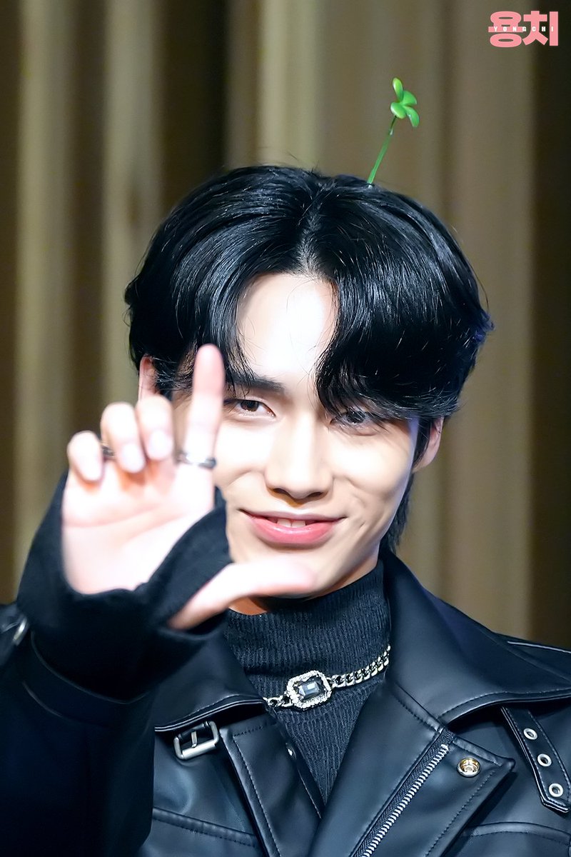 _YongChi's tweet photo. 221118 ⚡️❤✨
L.O.V.E
ㅤ
#경윤 #DKZ https://t.co/mqKwaMBpbM