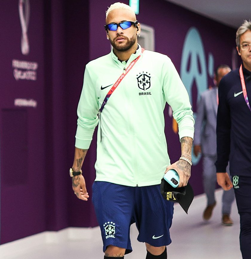 SrFutbolPy's tweet image. "El que no conoce a Dios, a cualquier santo le reza".