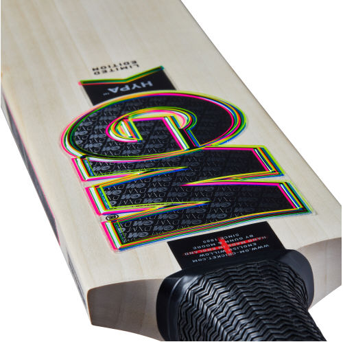 Don't forget there is an EXTRA 10% OFF our already guaranteed lowest UK prices at cricketsupplies.com this weekend using code XTRA10 including on this <a href="/GMCricket/">GM Cricket 🏏</a>  Hypa Signature bat... see you online .