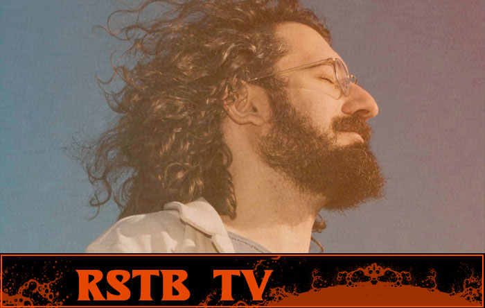 RSTBRecords's tweet photo. The slightly crimped funk of @esilvermanmusic new single propels its charms through fried desert air and cocaine sweat, hurtling forward with a strange desperation, lacing Silverman’s pop with fried bouts of Roger Waters-esque guitar. @CurationRecords https://t.co/6hhYsM0U0k https://t.co/wwxCHg8MEn