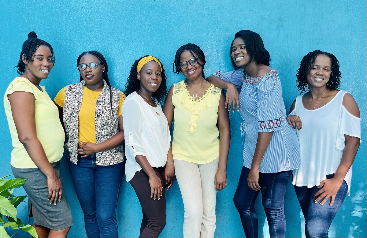 HeartlineHaiti's tweet image. Dedicated, compassionate maternal healthcare professionals! 💕🇭🇹

When you invest in Haiti, you're investing in amazing women like them and the hundreds of women and families they serve each week. Thank you for investing families with Heartline! #Haiti #Haitian 📸@nadiatodres