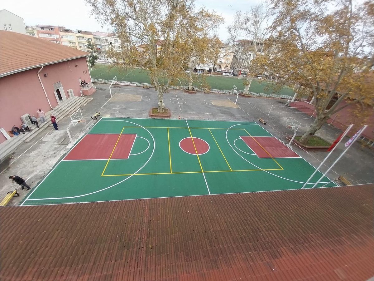 BNU20140802's tweet photo. TRABZON EĞİTİM TARİHİNİNİN EN ÖNEMLİ KURUMU OLAN TRABZON LİSESİ’NİN BASKETBOL SAHASI, DERNEĞİMİZ VE ÜYELERİMİZİN KATKISIYLA YENİLENDİ!!
Bu köklü liseye verdiğimiz hizmete vesile olan okul yönetimine ve katkılarından dolayı Trabzon İl M.Eğitim Müdürlüğü ve üyelerimize teşekkürler. https://t.co/hLjW2SQOf0