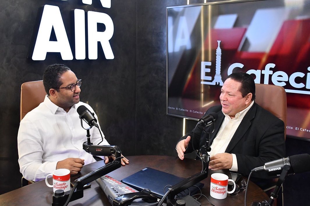 MinpreRD's tweet image. El viceministro de Relaciones con la Sociedad Civil, @BennyMetz, destacó este viernes la importancia de mantener los canales de comunicación con la sociedad civil y como el Ministerio de la Presidencia sirve de puente para ayudar a las comunidades, instituciones y organizaciones.