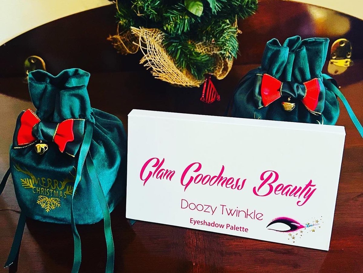 badass_store's tweet photo. Looking for your Glam Glo? Well Try our NEW Doozy ✨Twinkle Eyeshadow Palette.. you will Glo differently this holiday season🤩GloGetter baby✨✨✨✨✨ #doozy #twinkle #stars #shine #glowup #glogetter @glamgoodnessbeauty https://t.co/ozhqNZbgp2