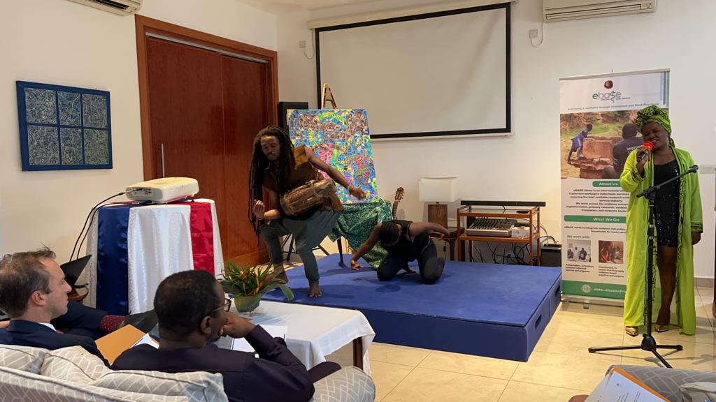 ebase_africa's tweet photo. #16DaysOfActivismAgainstSGBV 
The styles, the melodious songs, the arts...we use to fight #SGBV. It's a fight that we must win. 
@UKinCameroon @FRauCameroun @EducEndowFoundn @gchallenges @okwen @OIFrancophonie 
#DecryptAndFix
#EndSGBV 
#OrangeTheWorld https://t.co/snZhFZFkK4