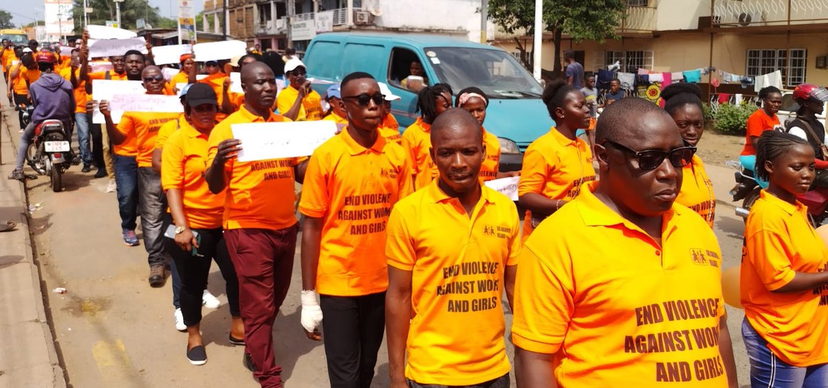 SosLeone's tweet photo. @SosLeone ended the 16 Days Activism Campaign with a procession around the #Lumley community to raise awareness on ending GBV. Earlier, male staff of @SosLeone were engaged  in a #Heforshe commitment session by @mtaylorpearce and Mr. Ade Adebiyi. #EndGBV #OrangeTheWorld https://t.co/uNchAnKOAh