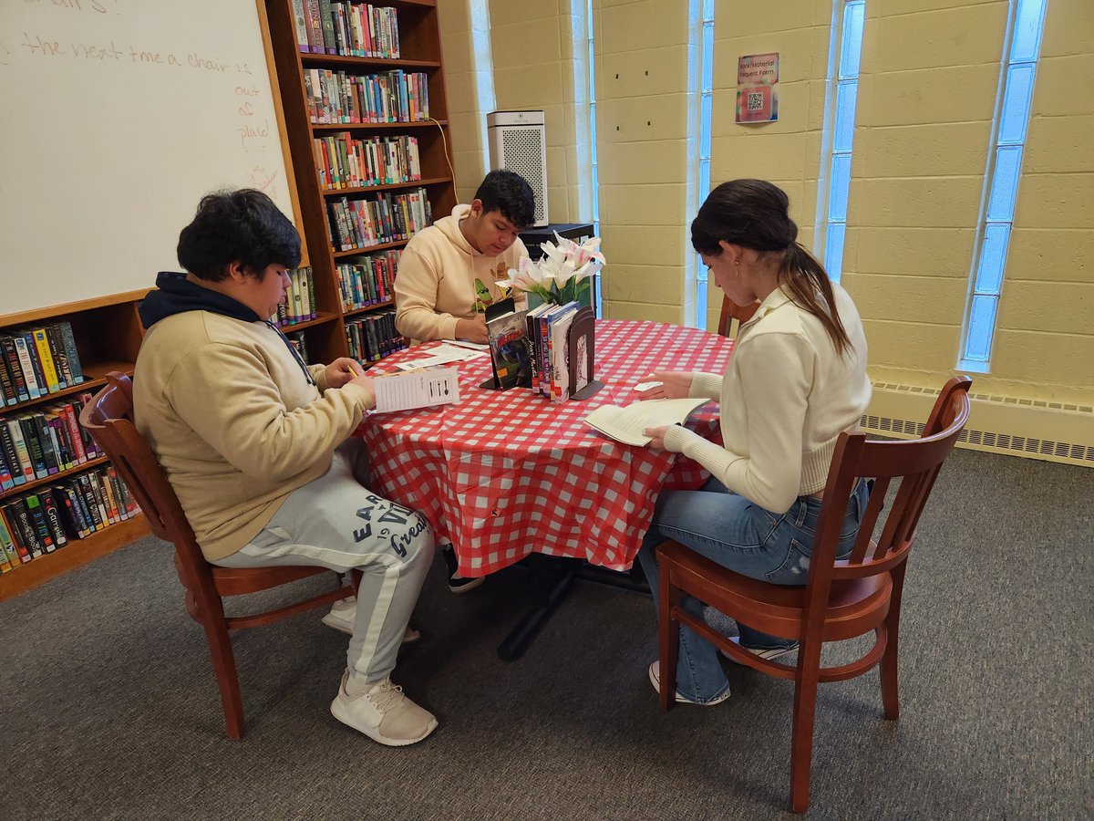 We had our first book tastings! Both seniors and freshmen alike enjoyed "tasting" some books from different genres while enjoying some acoustic covers. There was even a treat at the end! 🍪 #nhsreads #booktasting <a href="/Northport_HS/">Northport_HS</a> <a href="/NPT_Eng_Lib/">Northport-East Northport English and Library Depts</a>