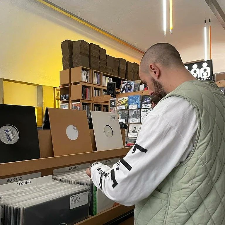 Super excited to announce the start of our new bi-monthly residency on the excellent Clyde Built Radio.

Ben Rothes kicks things off tonight at 1800 with an hour of electro and italo jams.

🔗 

clydebuiltradio.com