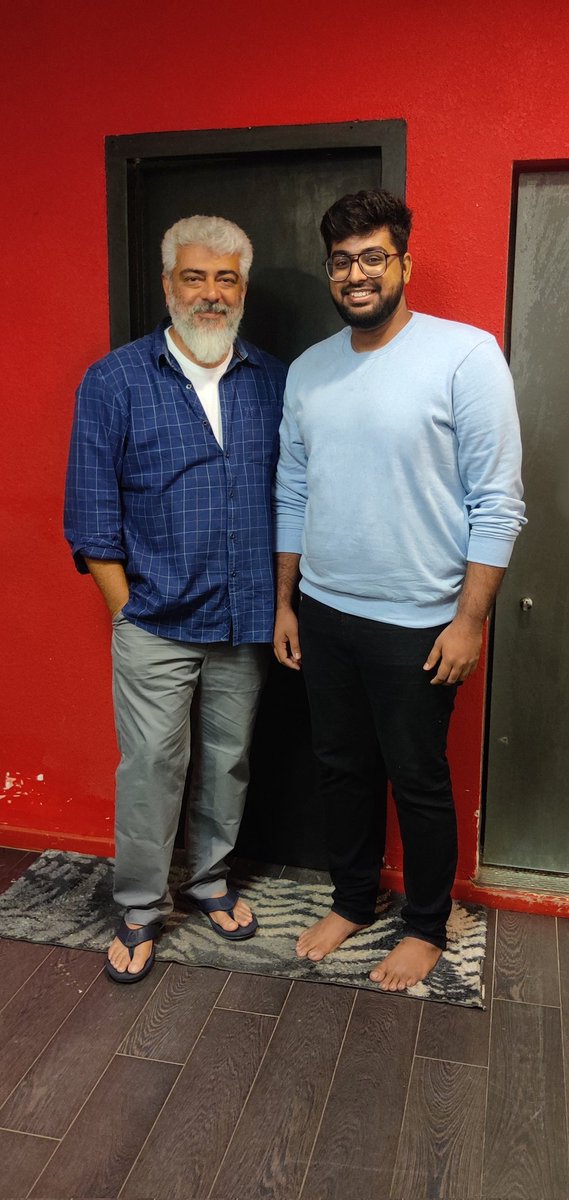 With Ak sirr...❤️❤️
What else do i need in my life!
I still remember when i was roaming around all theatres to get Mankatha tickets...
AND NOW THIS HAPPENED ❤️❤️
.
Lyrical Animation for #ChillaChilla #ChillaChillaFromToday #thunivu