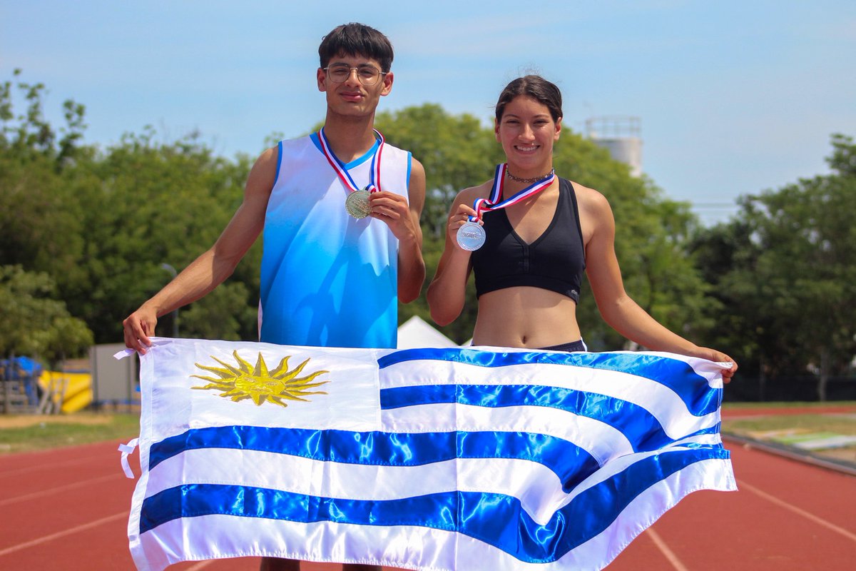 💥Uruguay sigue pisando fuerte en el #Atletismo de los Juegos <a href="/escolaresASU/">XXIX Juegos Sudamericanos Escolares Asunción 2025</a> 

🥇El atleta de <a href="/PistaPrado/">Pista Prado</a> Santiago Lazar suma su segunda medalla de oro, esta vez en los 150m Masc.⏱️16.85.

🥈Brandy Romero, de Minas de Corrales fue de plata en los 150m Fem.⏱️18.82