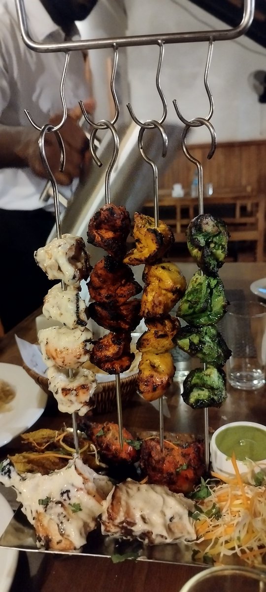 AlIlluminatti's tweet photo. #happydining https://t.co/nwfaU4b4tt