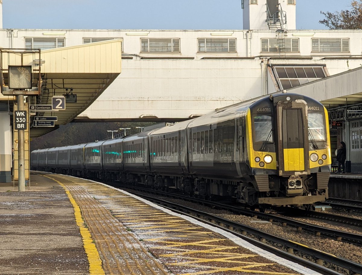 DownOnTheStour's tweet photo. After some photography at Surbiton it's onwards to Wimbledon β
Time to ride the Croydon Trams π€
#DispatchersOfTwitter #RailwayPhotography #railwaytwitter #class450 #class444 #desiro #class159 #croydontrams https://t.co/DUqYQJDb3J