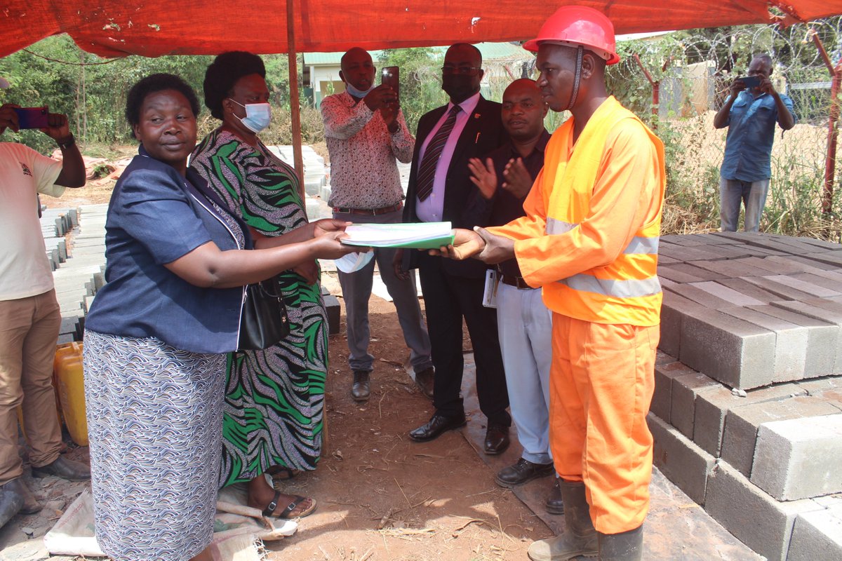Kiryandongo district authorities have launched the construction of 2.5 billion Development Response to Displacement Impact project-DRDIP across the district <a href="/Drdip_ug/">DRDIP Uganda</a> <a href="/NRMOnline/">NRM Party</a> <a href="/MoICT_Ug/">Ministry of ICT&NG</a> <a href="/newvisionwire/">The New Vision</a> <a href="/GovUganda/">Government of Uganda</a> <a href="/OPMUganda/">Office of the Prime Minister - Uganda</a> <a href="/StateHouseUg/">State House Uganda</a>