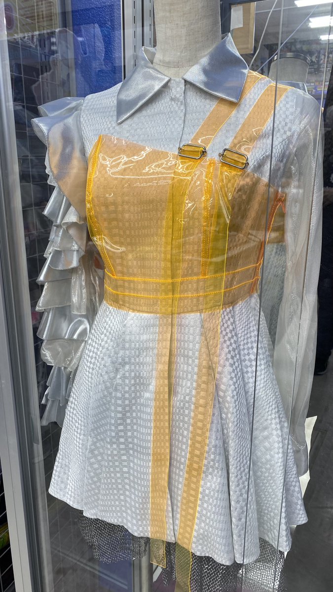 yahtan501's tweet photo. 真のオタクは背中側も撮るのだ✨️
#fripSide
#fripSidePhase2
#アニメイト https://t.co/lnm79ZwW4x
