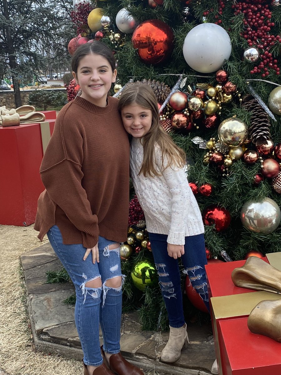h_morgan15's tweet photo. My biggest blessings! 💜💙 https://t.co/ofYNCG1pkh
