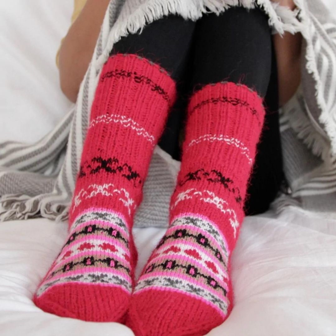 buygoodfeelgood's tweet photo. Day 14: 20% Off The Perfect Stocking Stuffers! Hand-knitted socks, mittens &amp; hats ⁠- Fazl Socks
⁠
#sustainablegifts #sustainablefashion #sustainableclothing #ethicalgifts #ethicallymade #positiveimpact #uniquegifts #beenie #stockingstuffer #woolhat #woolsocks #christmassocks https://t.co/zfbJFbBPjM