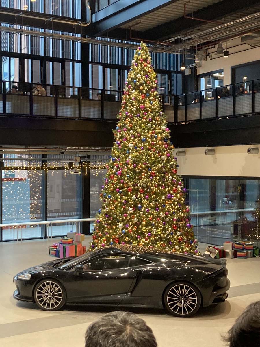 Dear Santa I too would like a McLaren GT under my Christmas tree this year @UoMSciEng @uom_mecd