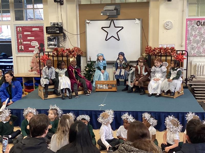 Bushhillschool's tweet photo. Great to see so many Parents, Carers & Grandparents supporting our #Nursery and #Reception children with their performance of 'We're Going on a Star Hunt'. We're so proud of our pupils! You all #sparkled and #shone in your search for a #star ⭐️ https://t.co/USDtJnMs9I