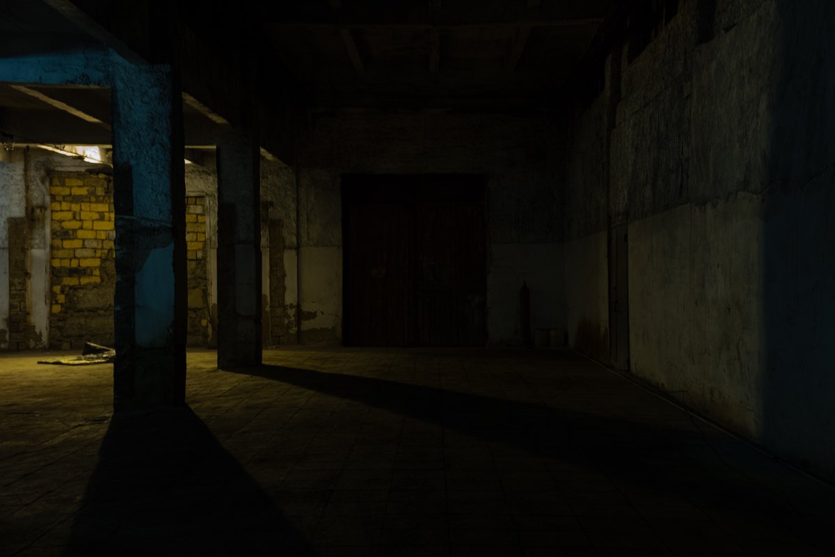 eminmathers's tweet image. [night]
Short selection of photographs from new underground electronic music hub in the country. Looking forward perform on this stage soon. 
Stay tuned for news. 

#BRMD #MusicClub #LightPerformance #NFTCommunity