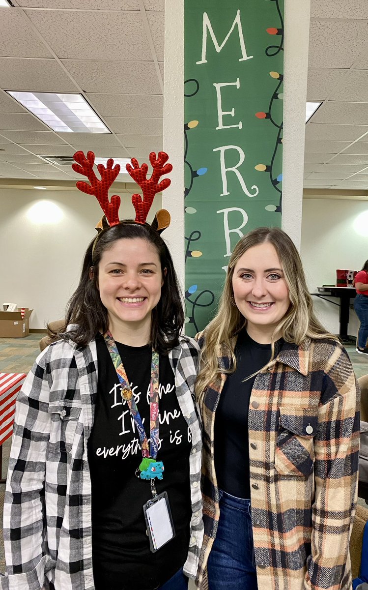 RashGCSLP's tweet photo. When you are off campus, but need to carry that Timberline spirit!! Flannel Friday! #tigerstrong #tesleads #tesspeech @TESCStone https://t.co/LWUpaL14aP