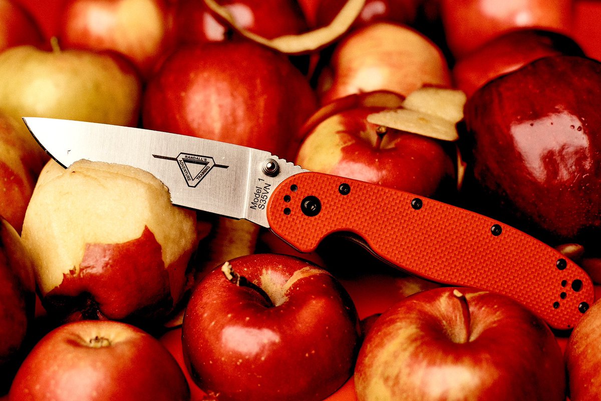 Soon to be the new apple of your eye or more like #edc! We can’t wait to release the #REDRAT1 👌🏽🔪🐀 🍎 Stay Tuned to OntarioKnife.com 
#ontarioknifecompany #ontarioknives #ontarioknifeco #ontarioknife #OKC1889 #RATFolders #RAT1 #s35vnsteel #pocketknife #foldingknife #hunt