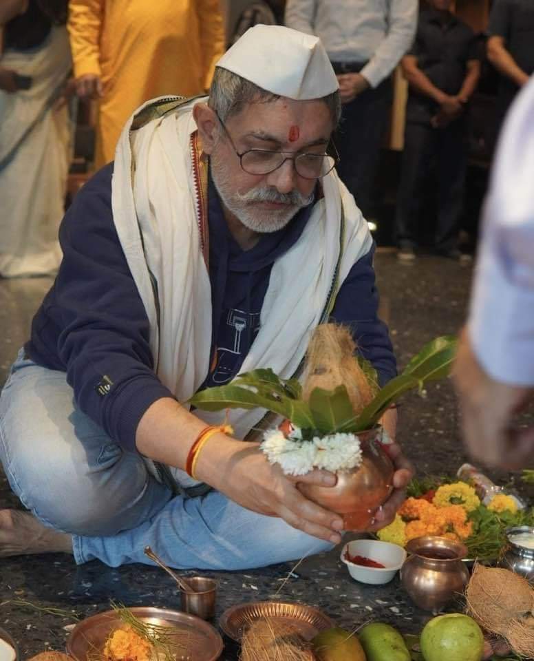 ShandilyaAjit19's tweet photo. विश्वास कभी मत कीजिए, सब पर आंखें मींच!
स्वर्ण मृग के वेश में, आयेंगे कई मारीच!! https://t.co/HYwLR769G7
