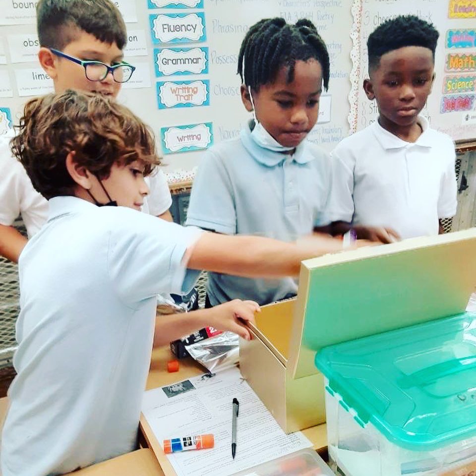 city_leisure's tweet photo. Ms. Escoffery’s 3rd Grade Gifted/Advanced class… Showing us how to make SOLAR OVENS! #smoresanyone🍫🔥 #solarovens #3rdgrade #stemeducation #stemactivities #lck8dolphins #lck8 #lck8family #mdcpsgiftededweek https://t.co/SHJQPb2qws