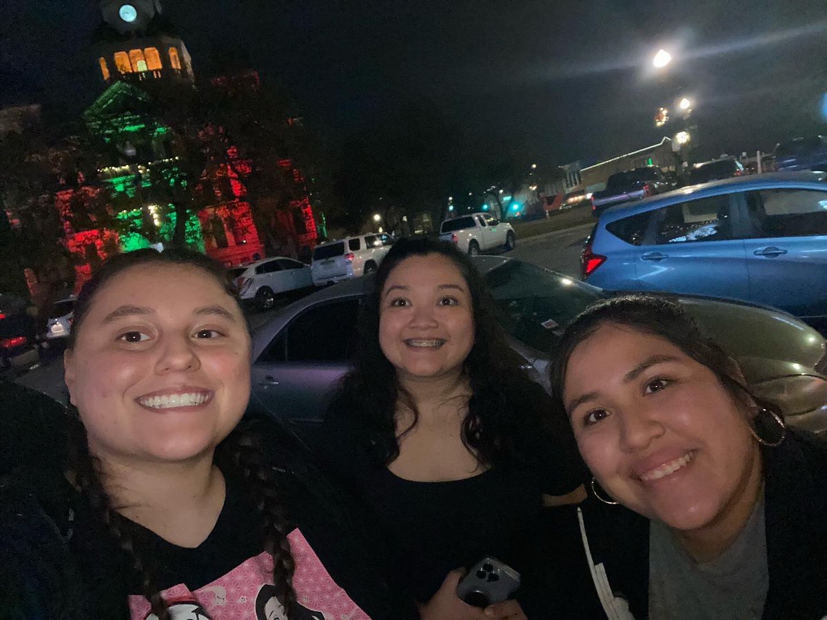 TWUBeso's tweet photo. Thank you to everyone who came out to join us for ice cream🍦! It was a blast 😁‼️ We look forward to seeing everyone next semester!! Stay posted on our social media for our next meeting in Spring 2023🦉📚#adelante #haciendoruido https://t.co/VvnUTrwEKT