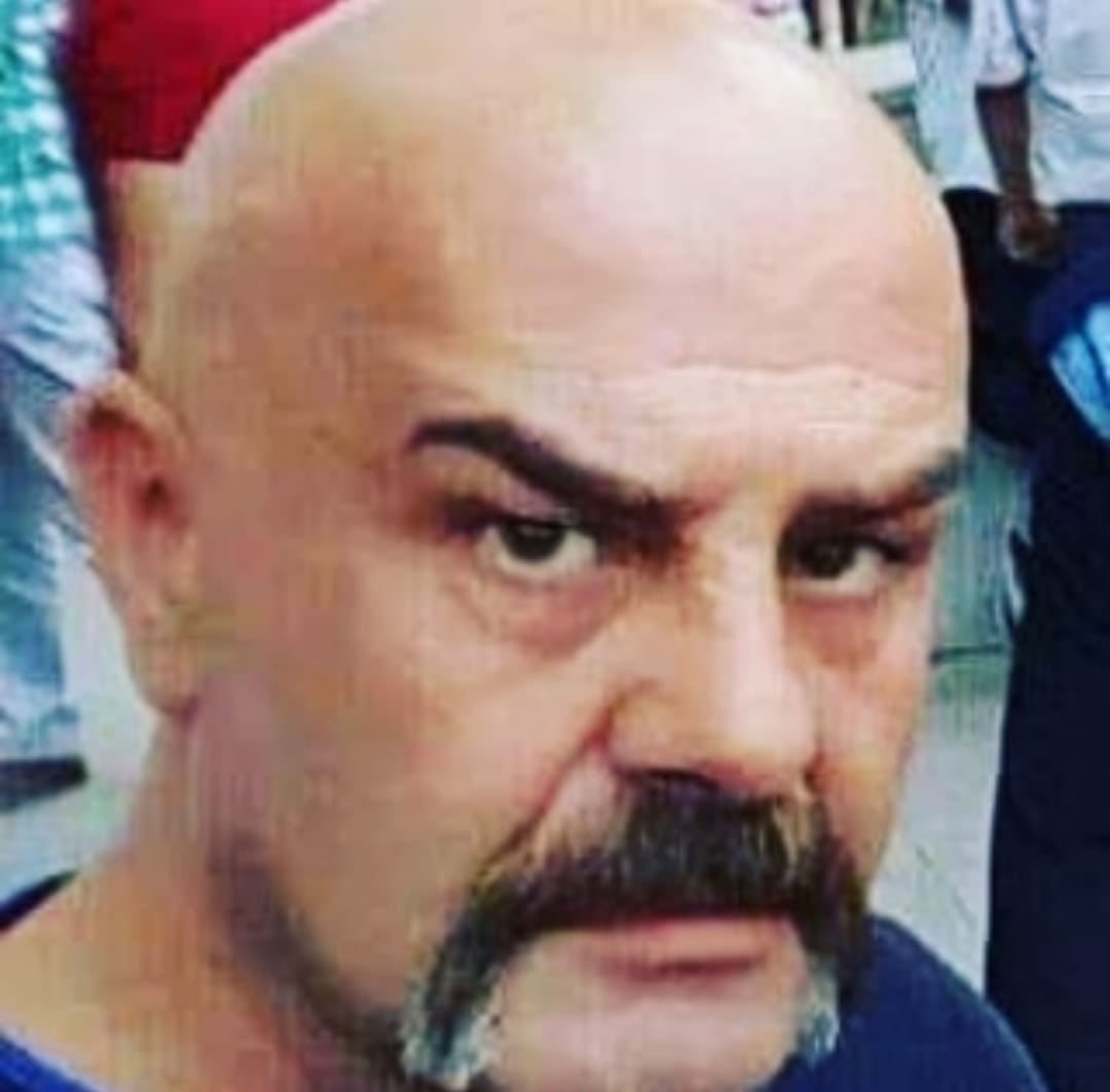 benim yüzüm bu...
atar-gider de pek sevmem. gerekli hallerde işimi yapar, uzaklaşırım...
dost güvensin duysun. düşman bir daha düşünsün...
buyrun, Noyan GökTürk.