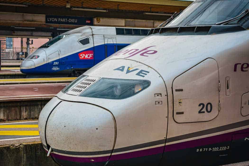 Aquest dissabte es trenca la cooperació Renfe-SNCF i les relacions internacionals per tren entre Catalunya i França quedaran molt tocades.

En aquest fil comparo l'abans i el després de les principals destinacions des de Barcelona.

FIL ⬇️⬇️