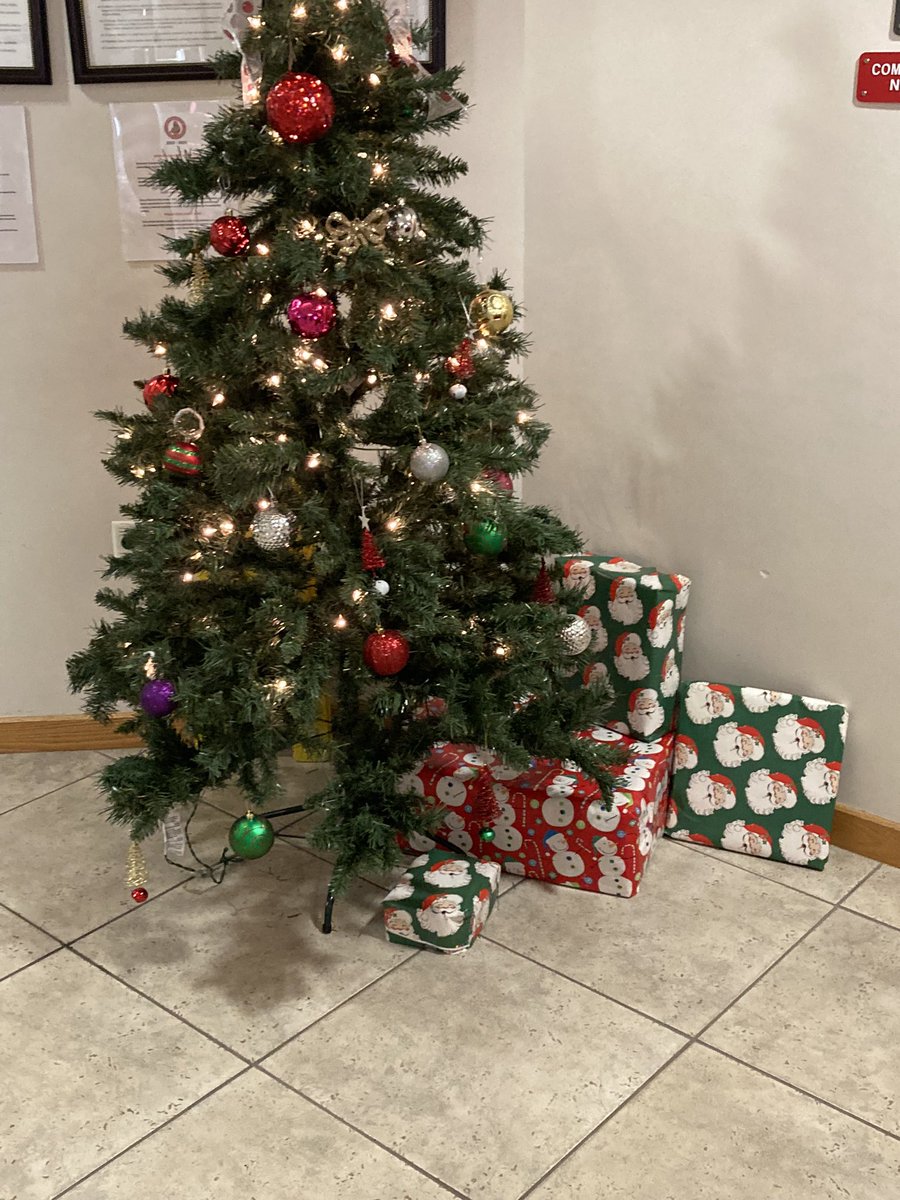 LighthouseIHS's tweet photo. Next week be on the lookout for the elves around @Indians_IHS campus. If you find one bring it to the office to select a gift from under the tree! https://t.co/pzINz1wD4h