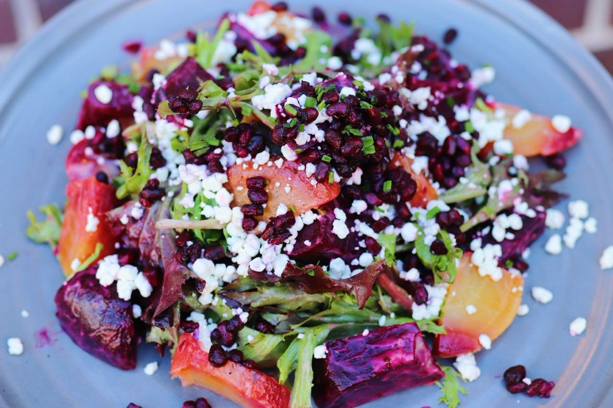 You can't BEET this salad 🥗 made with fresh roasted yellow &amp; red beets, mixed greens, goat cheese, pomegranate seeds, &amp; zinfandel vinaigrette 👏 #HeartOfTheHill